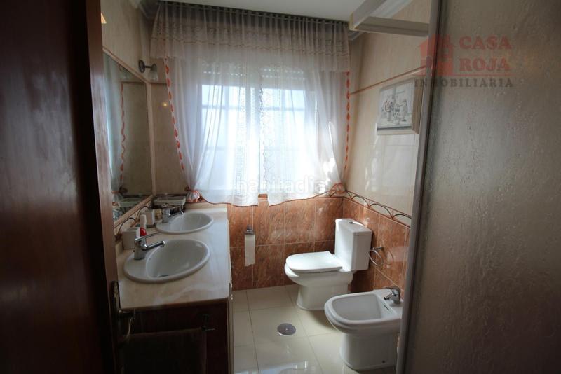 Foto 3965a56f-11df-4935-8558-0b9a2d549810. Chalet with heating parking in Moaña