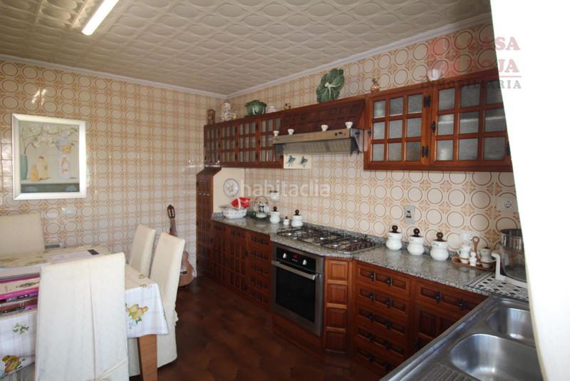 Foto 4fb9a7fd-4b5c-4f41-a519-ce9b793dfec2. Chalet with heating parking in Moaña