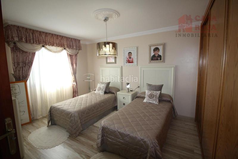 Foto b18cedd9-e432-465c-819d-cd8996539f66. Chalet with heating parking in Moaña