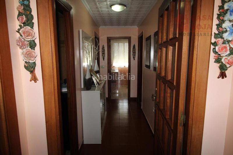 Foto e8f722e1-1991-4e96-b77a-d6e9891c3e16. Chalet with heating parking in Moaña