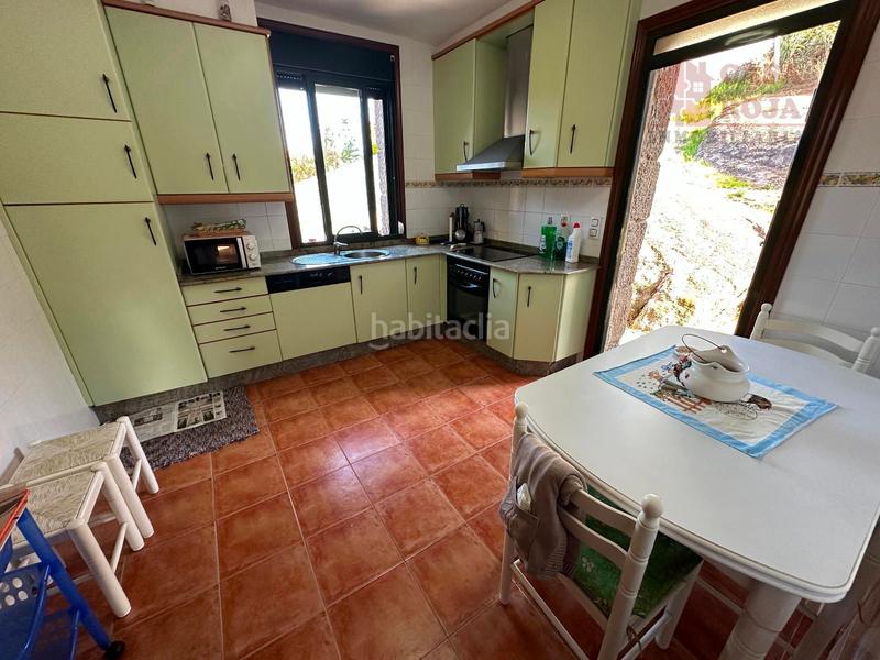 Foto 912389db-0882-46c2-bcd5-036c9228f52c. Chalet con parcheggio in Aldán Cangas