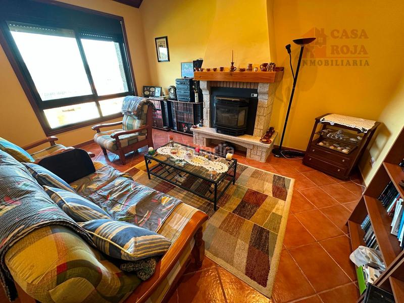 Foto 9875746f-7fe4-48a2-b60d-c65fe526885a. Chalet con parcheggio in Aldán Cangas