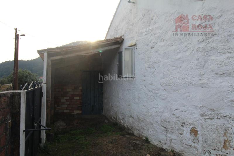 Foto 3ca0e0f1-8f64-48d2-b7c4-b568c6045d9a. Casa  pareada en venta para reformar en Coiro. en Cangas