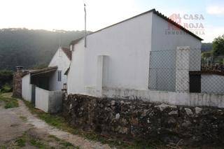 Casa a Coiro. Casa pareada en venta para reformar en coiro.