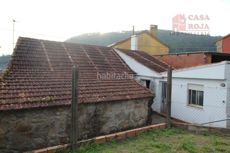 Foto b2f3e2d4-4a4b-4eb5-a439-8cc984d534c5. Casa  pareada en venta para reformar en Coiro. en Cangas