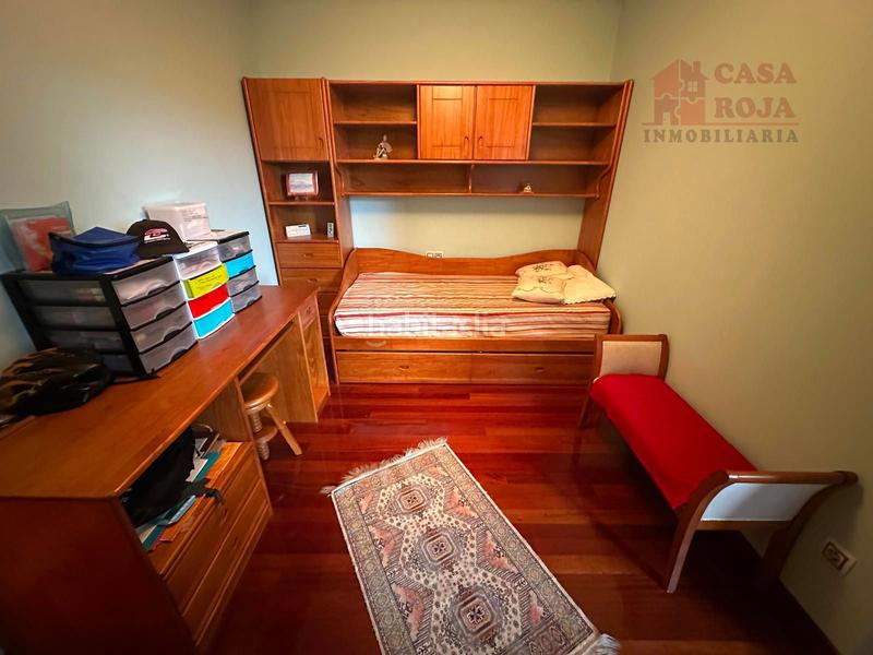 Foto 8f07e8eb-9a8f-4fe9-8a29-80d6e052e828. Àtic amb calefacció aparcament a Moaña