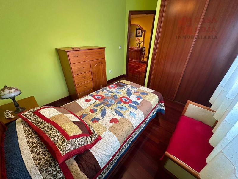 Foto b714312e-65d6-48c6-9ac1-f4e90a35bcfd. Àtic amb calefacció aparcament a Moaña