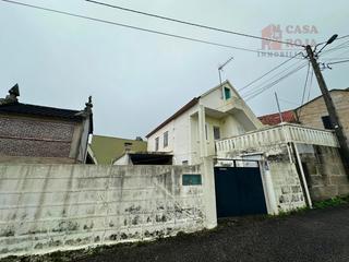 Haus in Darbo. Casa adosada para reformar en cangas do morrazo, con hórreo y pa