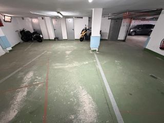Posto auto in Darbo. Garaje con plazas para motos y trasteros en cangas de morrazo.