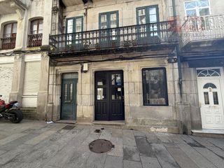 Lloguer Local Comercial  Rúa real. Local comercial en alquiler en el centro de cangas do morrazo.