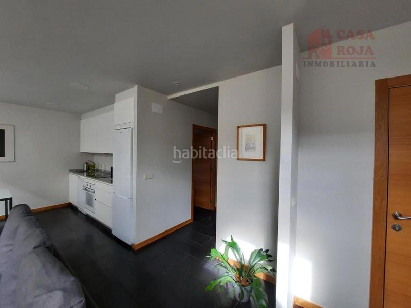 Foto 06265bb5-2bc2-4b5d-a978-1aa4f88aed1b. Edifici a Cangas pueblo Cangas