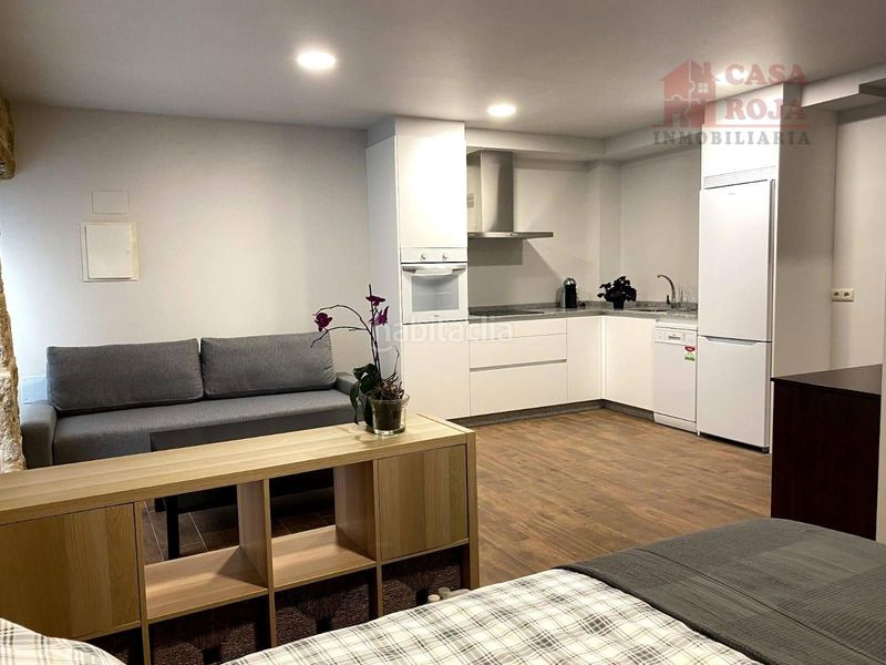 Foto 2338ff78-81e9-408a-93bc-1772f5413049. Edifici a Cangas pueblo Cangas