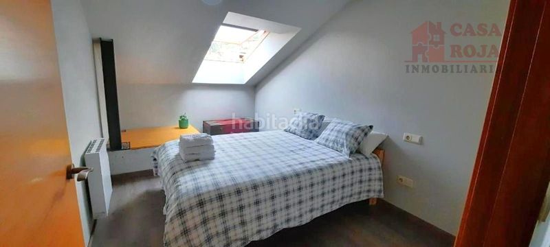 Foto 4eefb1b3-84fd-4f59-b149-076409cb9496. Edifici a Cangas pueblo Cangas