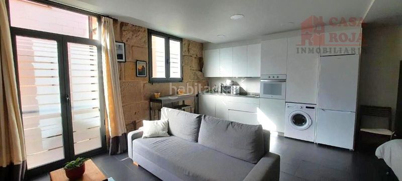 Foto 7d3ee8a5-f43d-4aa5-9271-49c156db0985. Edifici a Cangas pueblo Cangas