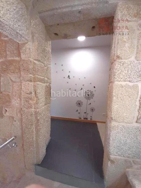 Foto 8c605bfb-661c-4cd8-9033-1cda8614f4aa. Edifici a Cangas pueblo Cangas