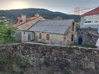 Casa a Moaña. Casa pareada para reformar en berducedo, moaña.