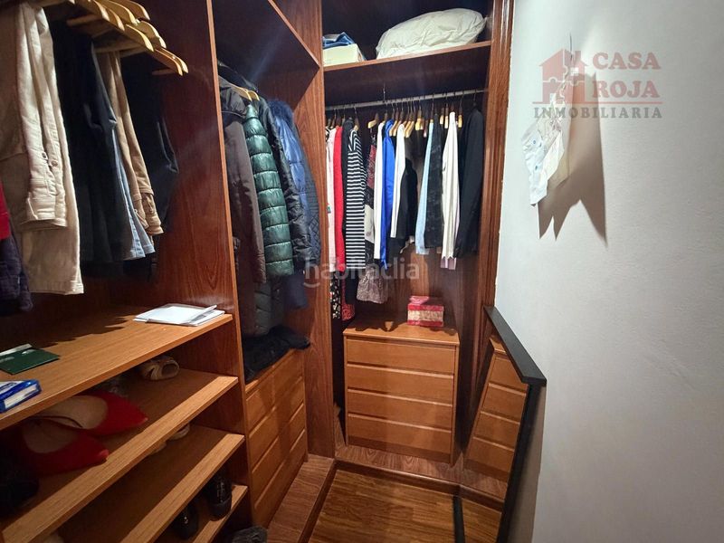 Foto 00b72289-87d8-4863-b26a-32df337b80db. Casa adossada amb calefacció aparcament a Darbo Cangas