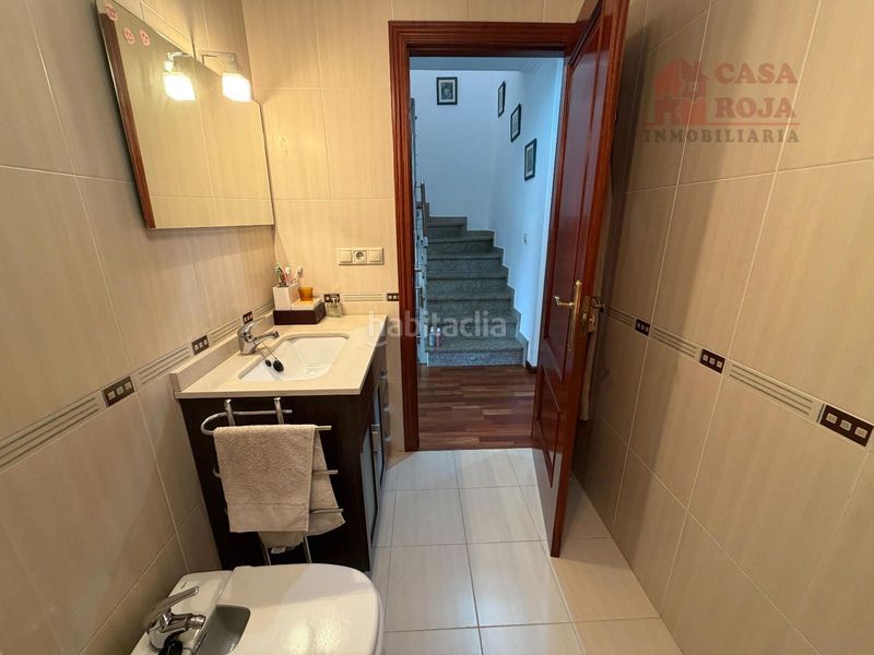 Foto 12d74cd7-15a8-478b-a1f8-7dd49b03991c. Casa adossada amb calefacció aparcament a Darbo Cangas