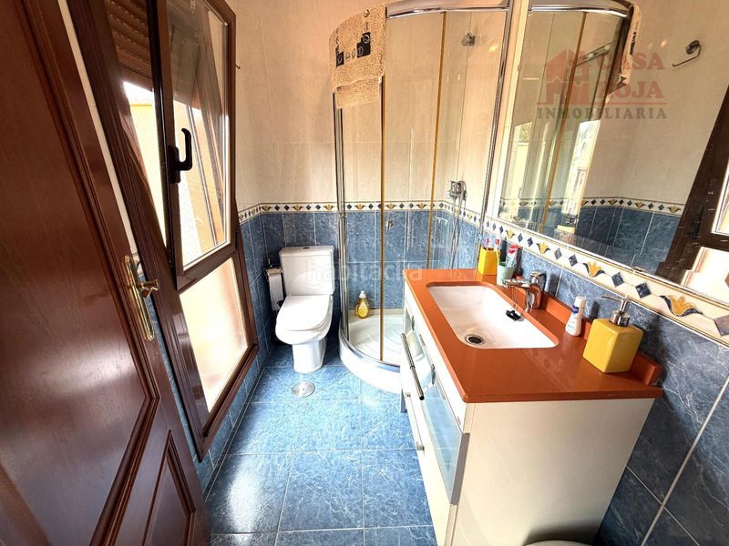 Foto 46dca376-0752-4591-b406-2785dd67a17d. Casa adossada amb calefacció aparcament a Darbo Cangas