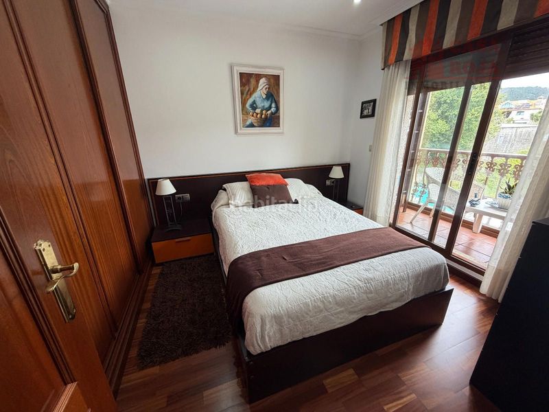 Foto 4b27d6e5-63d0-43bb-9832-ef2f376f6599. Casa adossada amb calefacció aparcament a Darbo Cangas