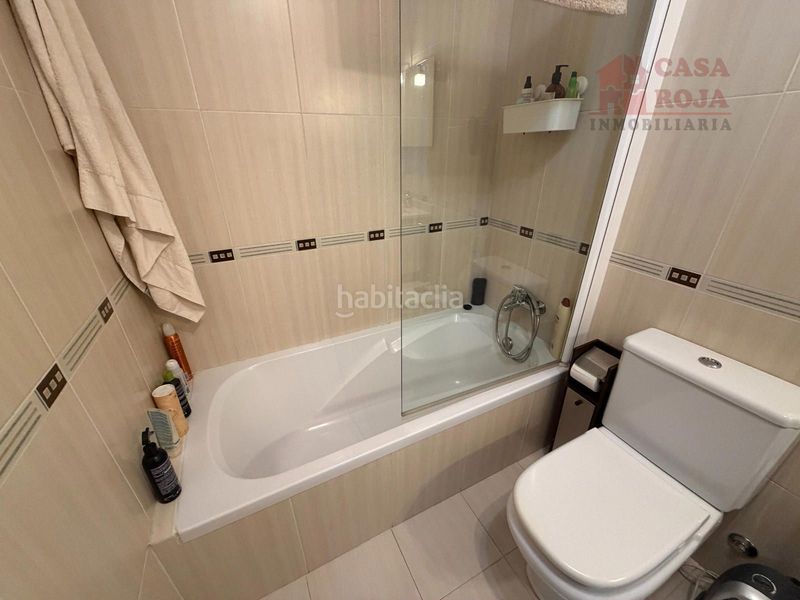 Foto 50134ea5-ef0d-4981-9d8d-27a5bd529fe0. Casa adossada amb calefacció aparcament a Darbo Cangas
