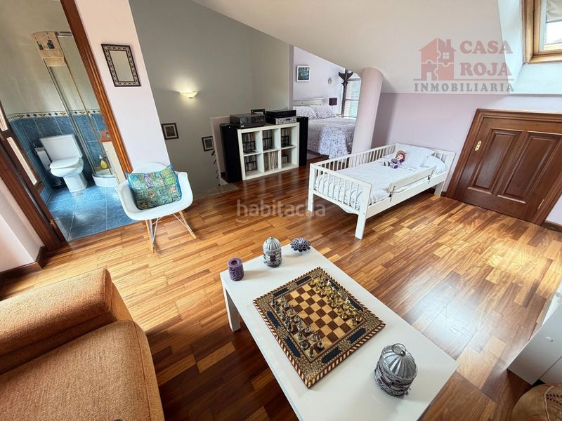 Foto 5e62b1a0-6841-4b80-8739-8d72a1b0b030. Casa adossada amb calefacció aparcament a Darbo Cangas