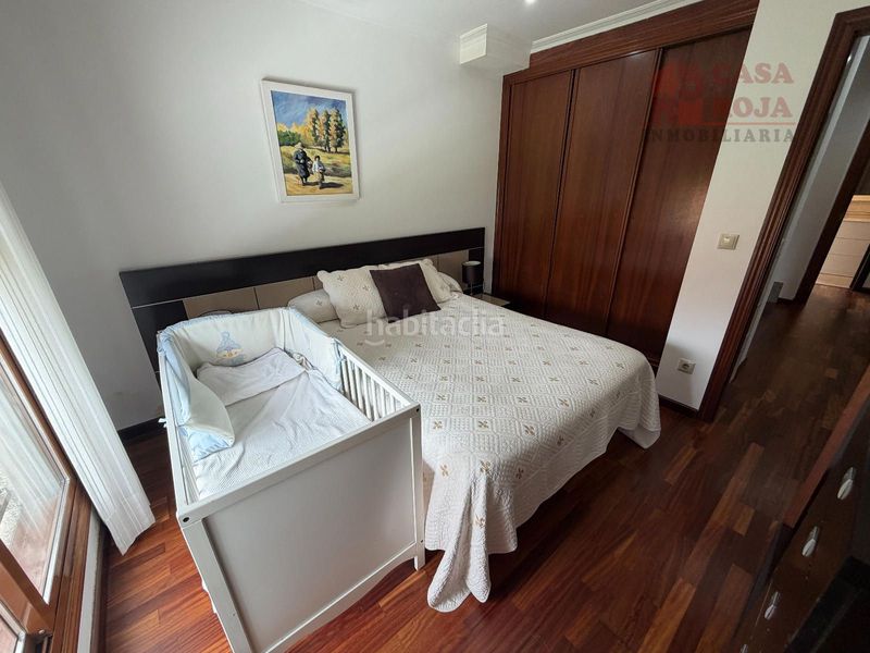 Foto 61c227c4-84ad-4528-831c-f364efeb8e3c. Casa adossada amb calefacció aparcament a Darbo Cangas
