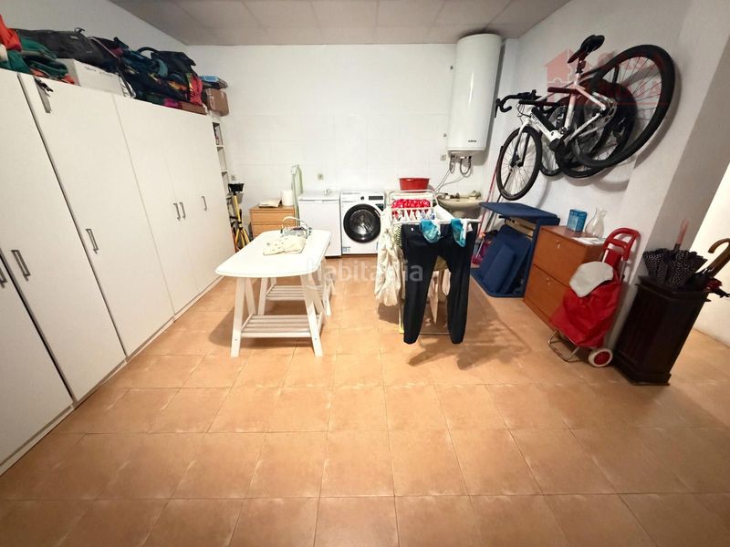 Foto ba37619d-7a79-4753-8e78-2f4188da4ed4. Casa adossada amb calefacció aparcament a Darbo Cangas