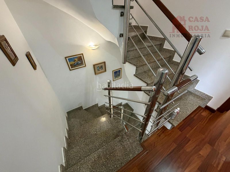 Foto f0c37afd-1936-4ed6-89eb-29b09146debc. Casa adossada amb calefacció aparcament a Darbo Cangas