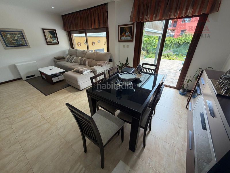 Foto f6a1715f-61a2-4efe-870e-b165ec696fd6. Casa adossada amb calefacció aparcament a Darbo Cangas