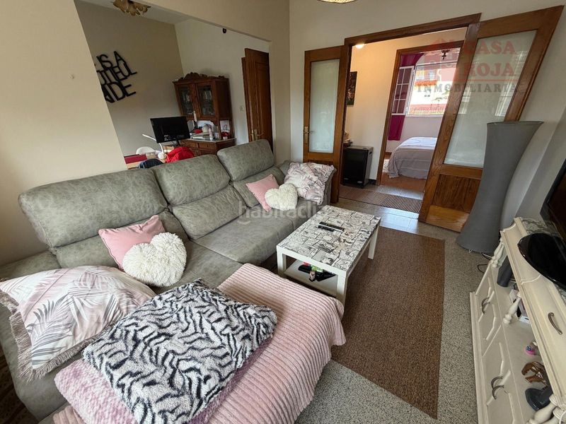 Foto 5b67aaf0-bb5b-471d-a2a8-d1e1f222d005. Casa amb calefacció a Bueu