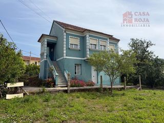 Casa a Bueu. Casa con finca, vistas al mar y a 555 m de la playa.