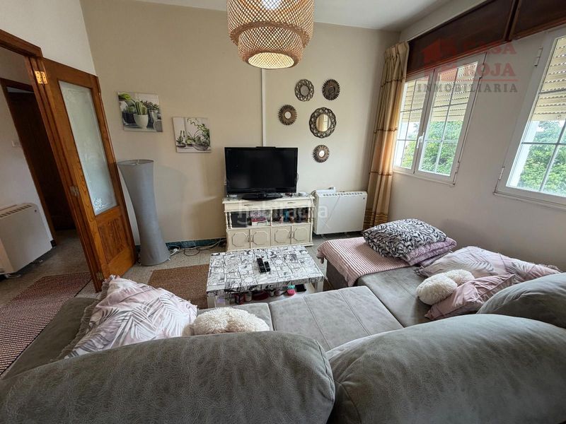 Foto b69d633d-6089-4e6a-852d-e6254653fd08. Casa amb calefacció a Bueu