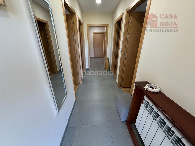 Foto ee3af0c8-79b9-4bcd-975d-3cc3bdd10969. Xalet amb calefacció aparcament a Marín