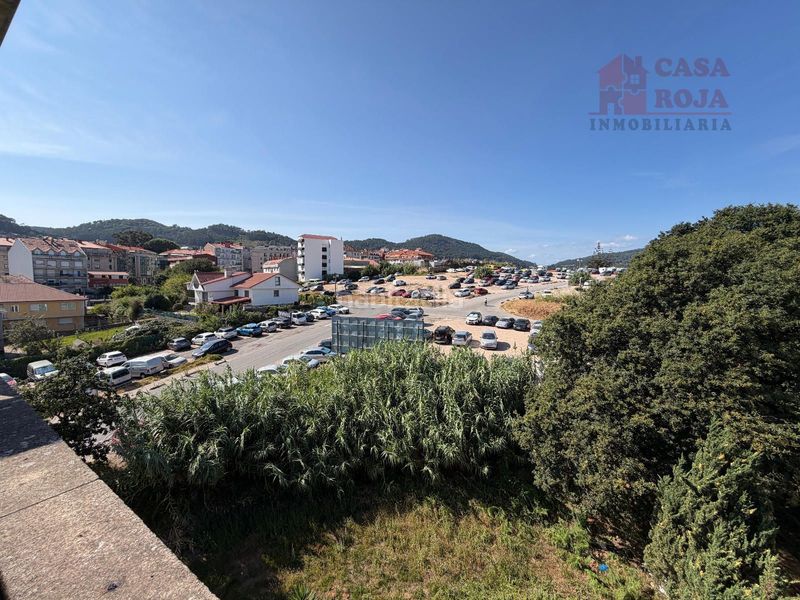 Foto 1884eee6-9c21-4b46-8691-585ab75530d8. Àtic amb aparcament a Darbo Cangas