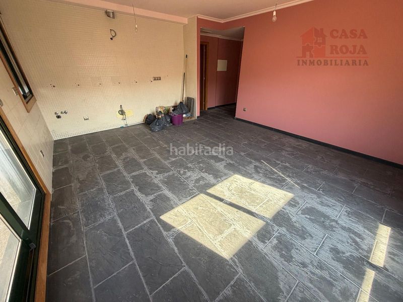 Foto cbb9c8b5-6734-44f0-b351-b53524ce99c7. Àtic amb aparcament a Darbo Cangas