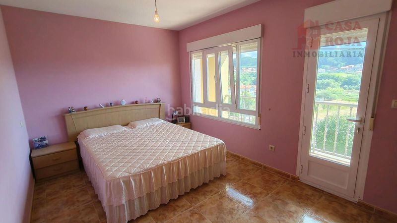 Foto 2547a10f-7f75-44d9-ba35-105cfb7959bf. Casa amb calefacció aparcament a Darbo Cangas