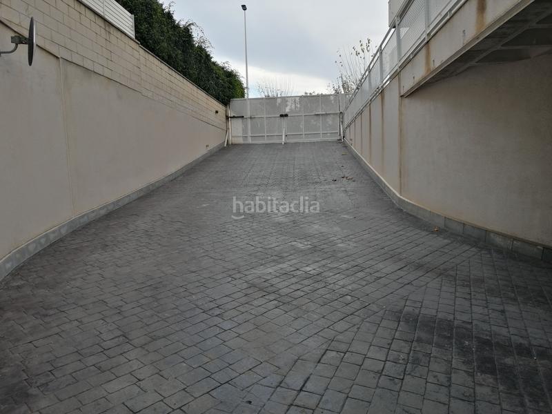 Foto 410b8cc9-b5be-46e2-a2e1-319a23e5e04c. Alquiler parking coche en carrer alfredo mira gran 10 alquiler plazas de garaje elche en Elche / Elx