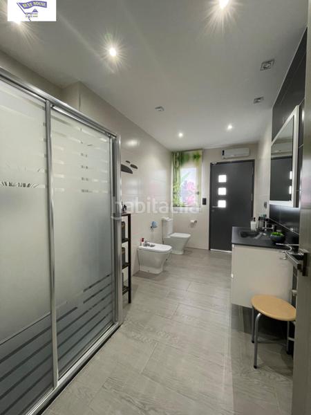 Foto e7ac8129-d42e-4e1f-9768-9348528c4b10. Chalet avec chauffage parking piscine dans Balazote