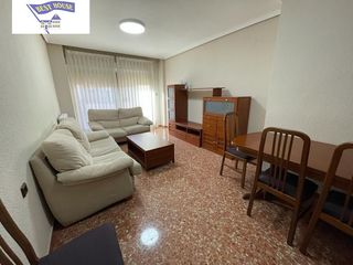 Location Appartement à Ensanche - Franciscanos. Best house alquila piso muy cerca del parque