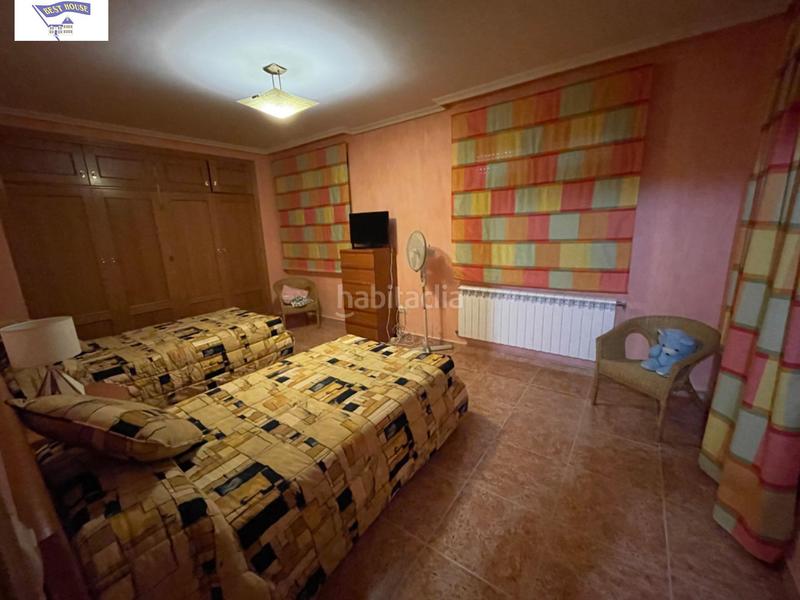 Foto 05418add-8df4-4556-941f-bcf5040e0d1c. Masia amb aparcament a Alcaraz