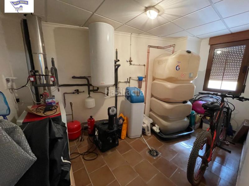 Foto f9f1acdf-8ce3-43e8-959b-4dee01faa7c8. Masia amb aparcament a Alcaraz