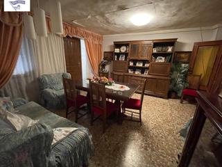 Casa a Mahora. Casa en mahora con 5 habitaciones. dos plantas