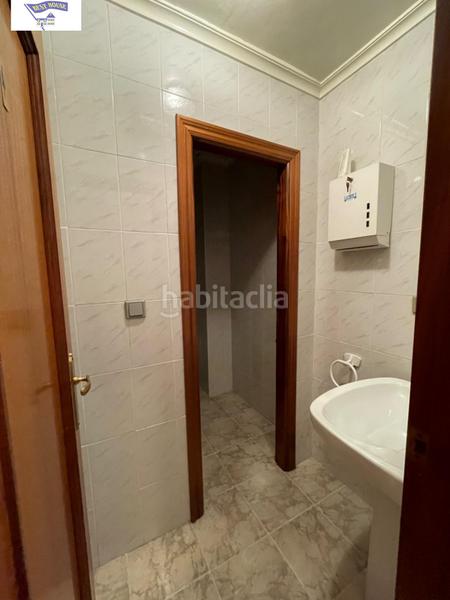 Foto 7b23c2af-4b3c-44c8-a2de-7eb483bdaa69. Lloguer local comercial a Feria Albacete