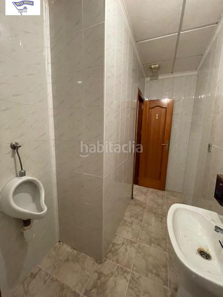 Foto b0f5e06f-c3b4-4f8c-a0d2-4e8fbef8f7cb. Rent business premise in Feria Albacete