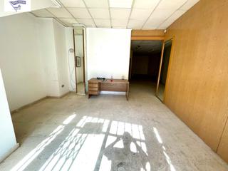 Business premise in Feria