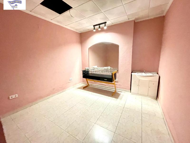 Foto 197b5d1e-d7d8-471d-b7b3-841a3f09c4e3. Alquiler local comercial en Feria Albacete