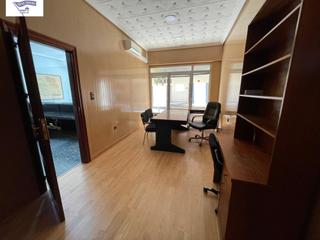 Rent Business premise in Feria. Local amplio en zona feria