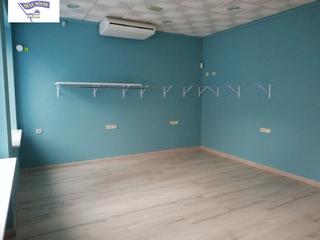 Lloguer Local Comercial a Industria. Local zona industria