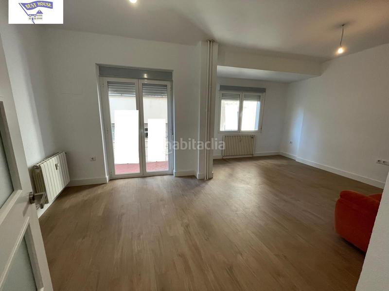 Foto ea7b3cc8-541c-47a7-a972-866d5e46a40c. Piso  en pleno Centro en Centro Albacete